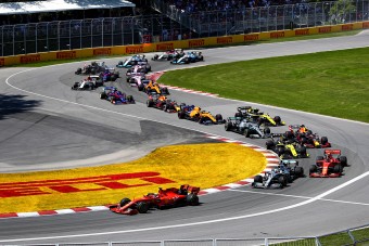 F1: Botrányos büntetéssel vették el Vettel győzelmét