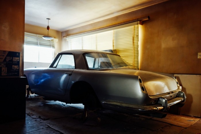 Ferrarit rejtett a hollywoodi lakás 8