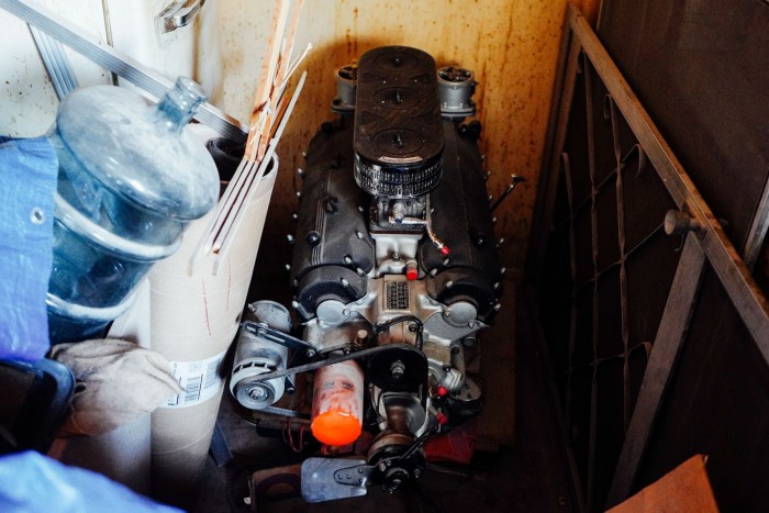 Ferrarit rejtett a hollywoodi lakás 7