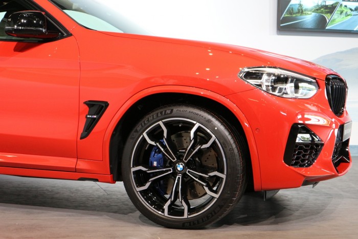 X3-as és X4-es, az M3-as motorjával 12 X3-as és X4-es, az M3-as motorjával 12