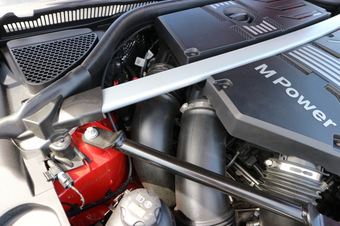 X3-as és X4-es, az M3-as motorjával 9 X3-as és X4-es, az M3-as motorjával 9