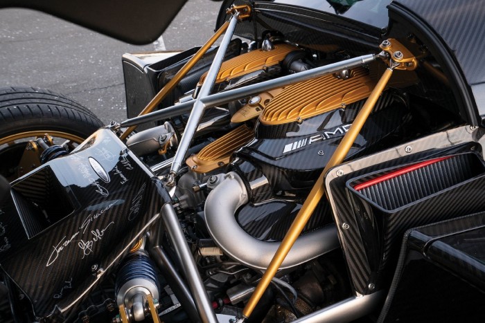 Pár évesen is méregdrága ritkaság a Pagani Huayra 7