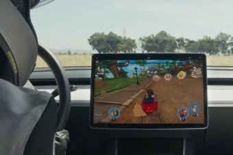 Újabb mókás funkcióval gazdagodnak a Teslák