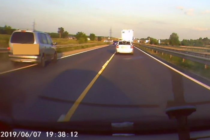 Elszakadt a cérna ennél a magyar autósnál