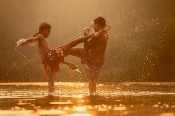 Egymásnak esett két autós a dugóban, vagy nem?