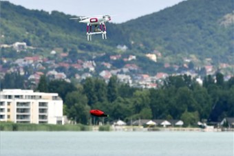 Különleges vízimentőket vetnek be a Balatonnál