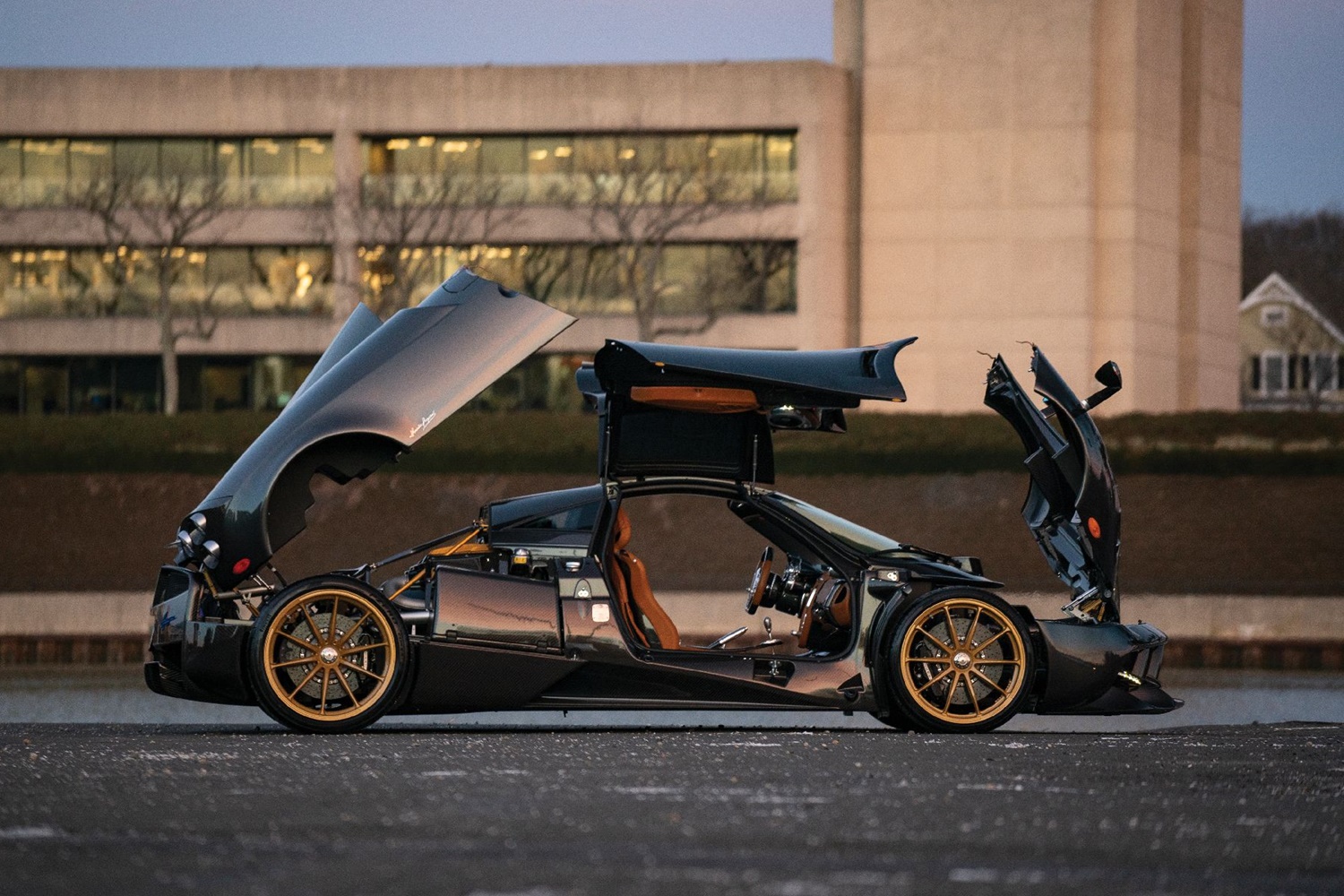 Pár évesen is méregdrága ritkaság a Pagani Huayra 12