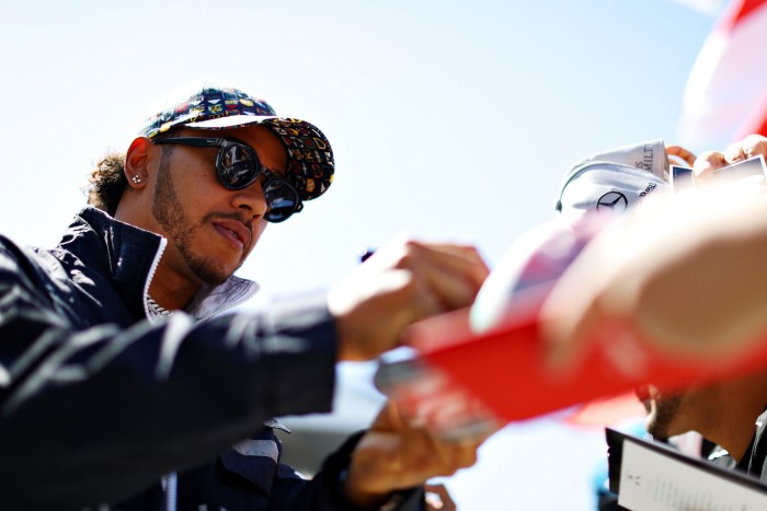 Hamilton: Három futamot is letolnék egymás után 2 | Vezess Hamilton: Három futamot is letolnék egymás után 2