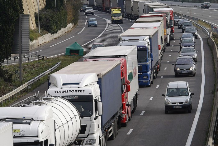 A kánikula a kamionstopot is kiütötte