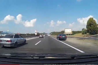 Haladt a sor, egy tahó mégis a leállósávban húzott el az M3-ason