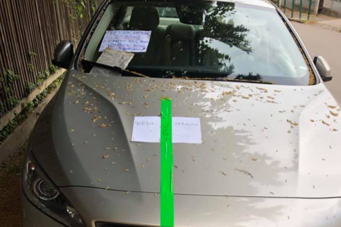 Fergeteges oktató cetlit kapott egy magyar autós