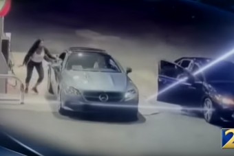 Benzinkúton akarták ellopni egy nő autóját, de erre nem számítottak a tolvajok