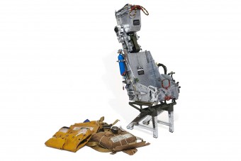 Ez a szék garantáltan a kerti medencébe katapultál a meló végén