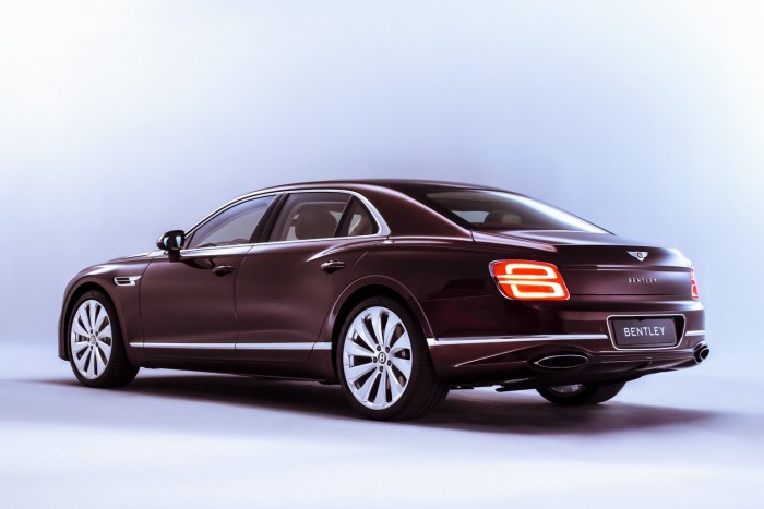 Ámbrás cet a Bentley-től 6