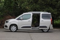 Szürke mindenes: Opel Combo Life 1,5 teszt 64