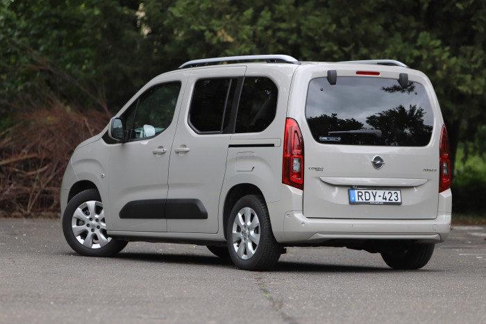 Szürke mindenes: Opel Combo Life 1,5 teszt 16