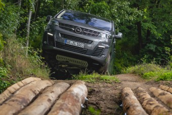 Meredek lépés az Opeltől: egyterűből kisbusz