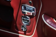Kabrió Rolls Royce-ban még a kánikula is más 68