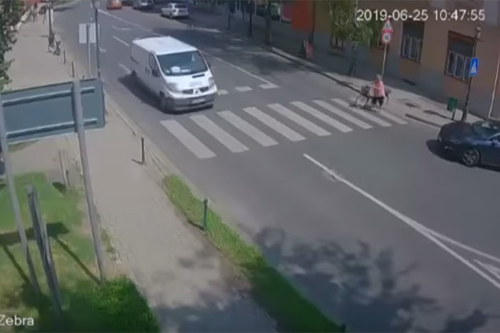 Ezért a zebrás akcióért is azonnal büntetett a magyar rendőrség