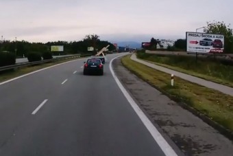 Iskolapélda az életveszélyes rakományrögzítésre Kassa mellől