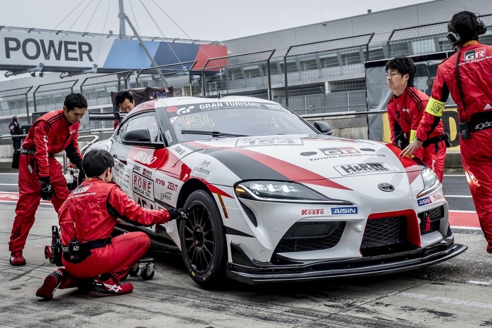 Titokban versenyez a Toyota vezére 5 | Vezess Titokban versenyez a Toyota vezére 5