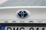 Hibrid, amit jó vezetni: Toyota Camry 59