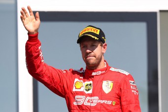 F1: Vettel akarata ellenére állt a dobogóra
