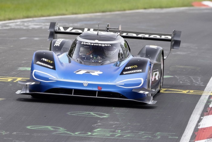 A Volkswagen építi a világ leggyorsabb villanyautóját