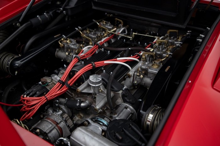 Mario Andretti hajtotta ezt a piros Lamborghinit 7