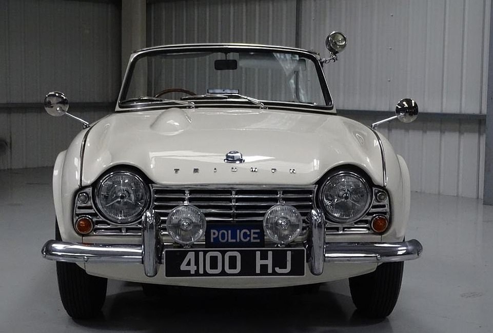 Te is megveheted az angol rendőr-roadstert 3