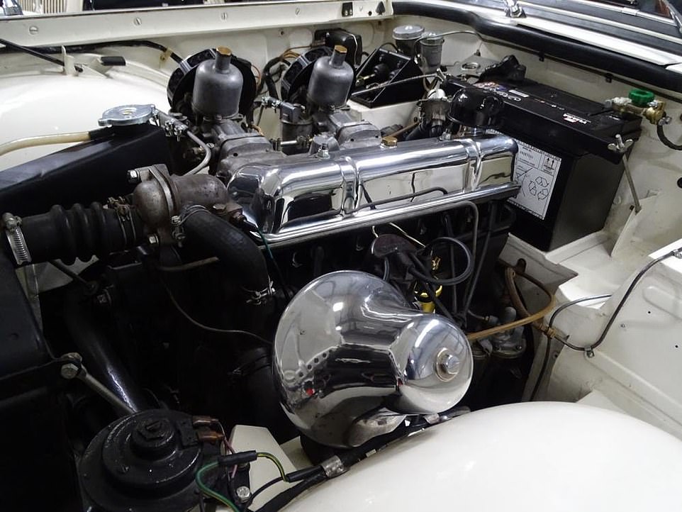 Te is megveheted az angol rendőr-roadstert 2