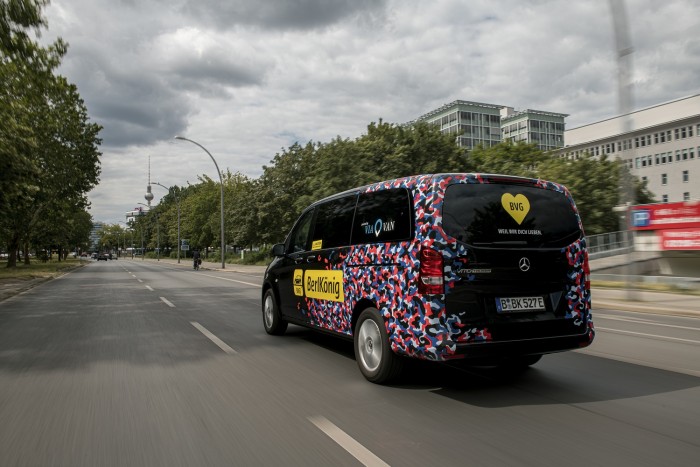 Kirajzottak az utcákra a személyszállítós eVitók 1 | Vezess Kirajzottak az utcákra a személyszállítós eVitók 1