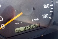 1 millió kilométer van ebben a magyar Toyota furgonban 25