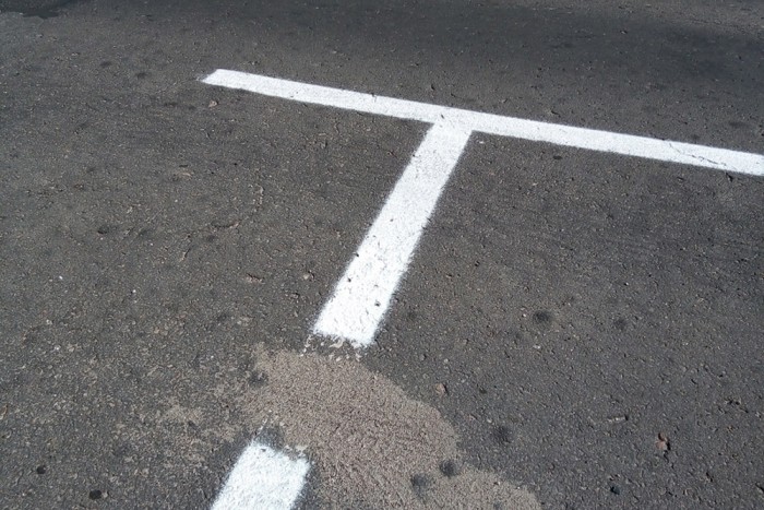 Válaszoltak a miskolci útfestők, akiket hanyag munkavégzéssel vádoltak a neten