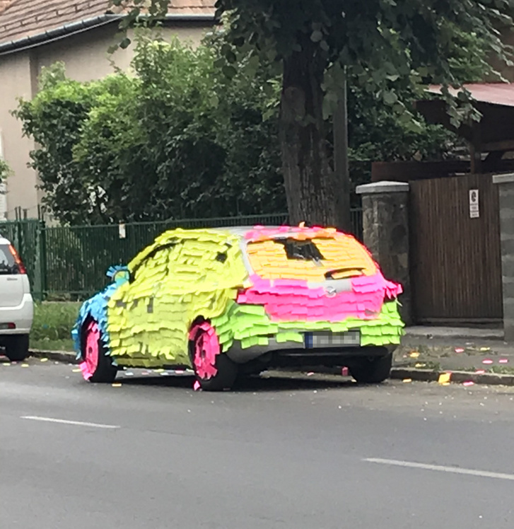 Baráti szívatás vagy kegyetlen bosszú áldozata lett egy autós a Ráday utcában 1