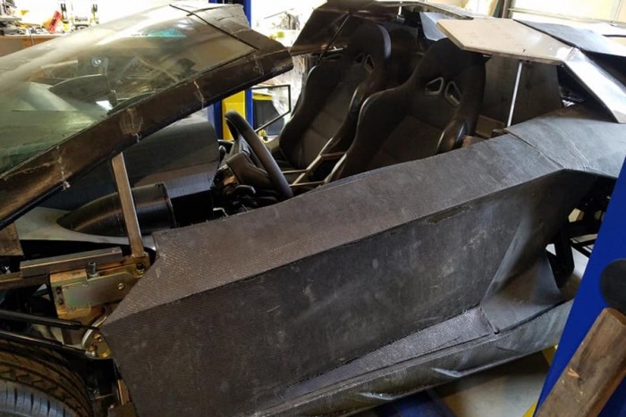 3D nyomtatóval építenek Lamborghinit egy garázsban 6