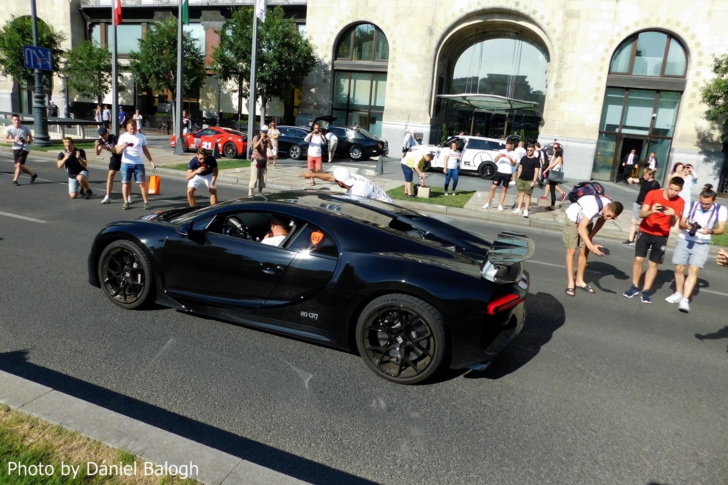 Budapesten cirkált az 1500 lóerős Bugatti Chiron 4