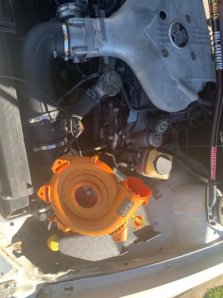 Hajmeresztő dolgot találtak a drogos autós motorterében 4 | Vezess Hajmeresztő dolgot találtak a drogos autós motorterében 4