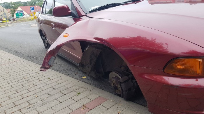 12 friss fotó a műhelyek sírva röhögős poklából 11