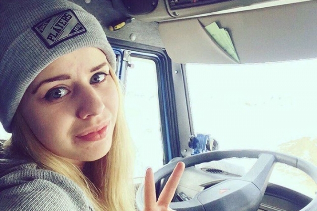 Már 200 ezer rajongója van a kamionos lánynak, aki maga szerel 1 | Vezess Már 200 ezer rajongója van a kamionos lánynak, aki maga szerel 1