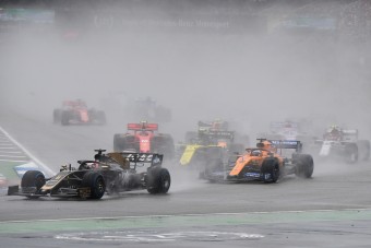 F1: Balhéztak, de pontokat is szereztek a Haas-pilóták