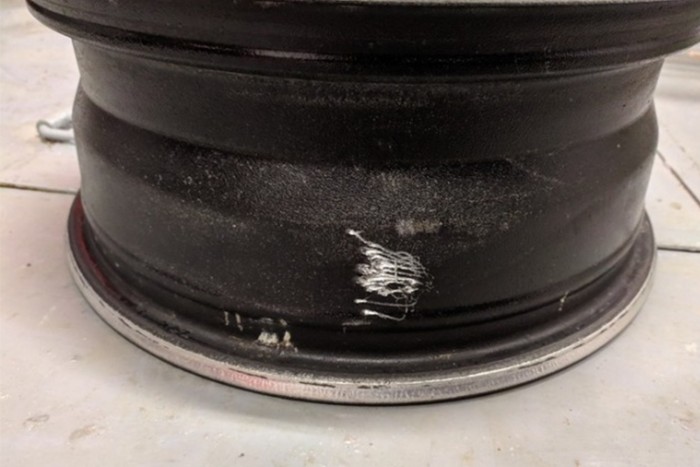 Hatalmas pusztításra képes egy ilyen szörnyeteg, óvd tőle a kerekeid