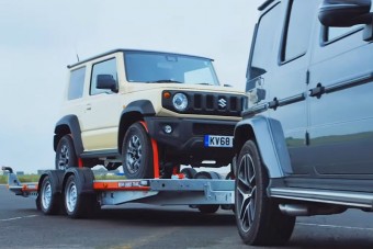 Vajon egy Jimny tréleren vagy lábon gyorsabb?