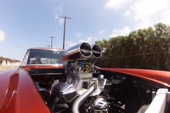 Hihetetlen, mit műveltek ezzel a veterán Ferrarival