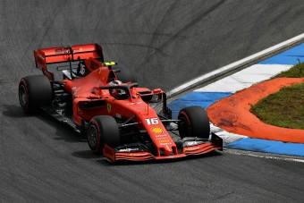F1: Leclerc vitte a prímet az időmérő előtt