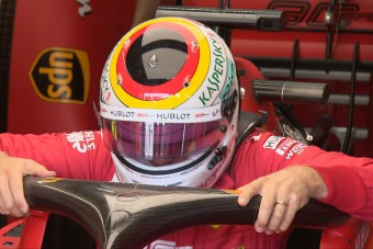 F1: Vettel kesereg az időmérős kiesés miatt