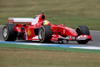 F1: Meghajtotta a kis Schumi apja Ferrariját - videó