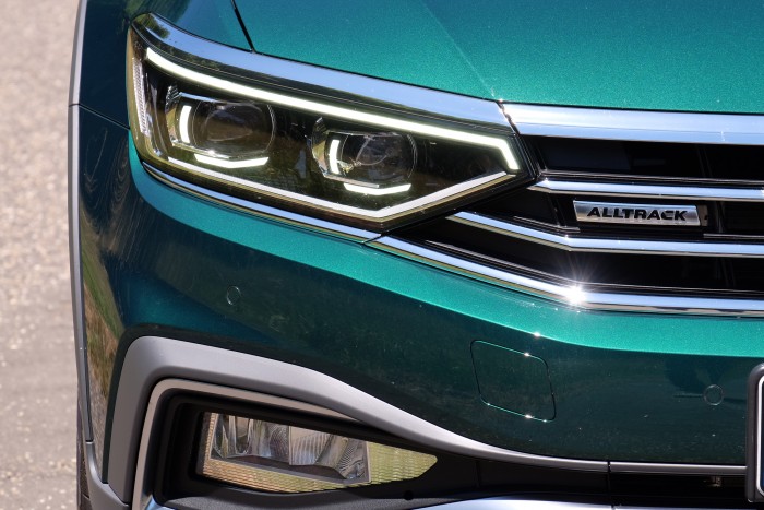 Magától gyorsít, lassít, kanyarodik a legújabb VW Passat 9 Magától gyorsít, lassít, kanyarodik a legújabb VW Passat 9
