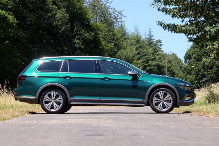 Magától gyorsít, lassít, kanyarodik a legújabb VW Passat 2 Magától gyorsít, lassít, kanyarodik a legújabb VW Passat 2