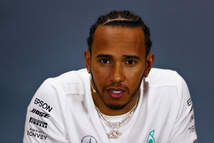Hamilton: Hadd válasszanak pályákat a pilóták!